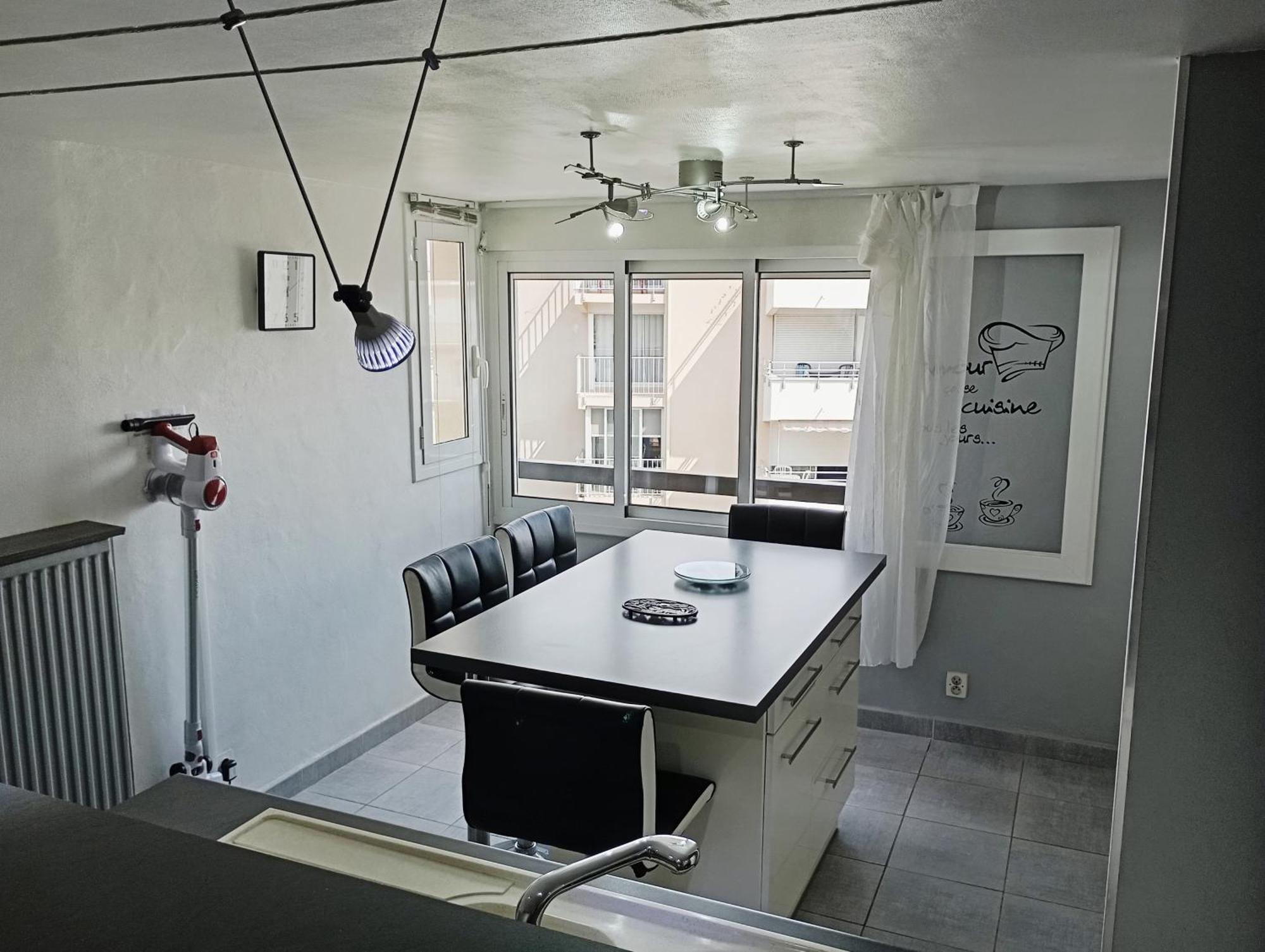 Grand Appartement Proche Port Et Plages, 6 A 8 Pers, 3 Chambres, Climatise Agde Bagian luar foto