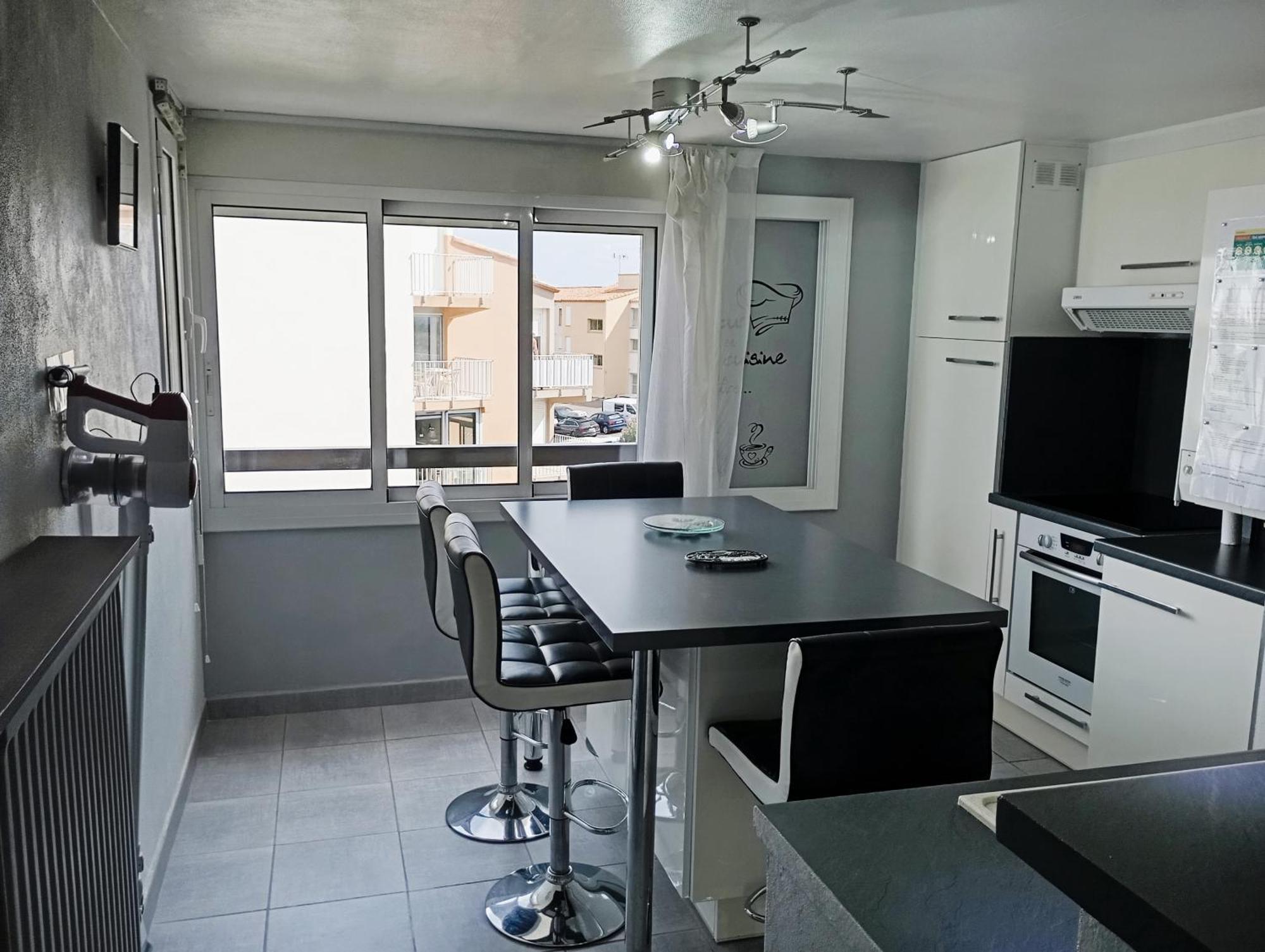 Grand Appartement Proche Port Et Plages, 6 A 8 Pers, 3 Chambres, Climatise Agde Bagian luar foto